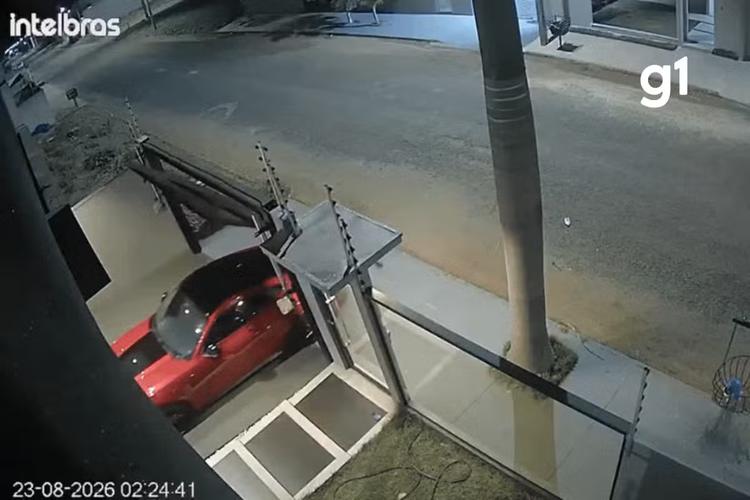 VÍDEO mostra mulher usando carro de luxo para fugir de encontro após suposto cárcere privado em MT