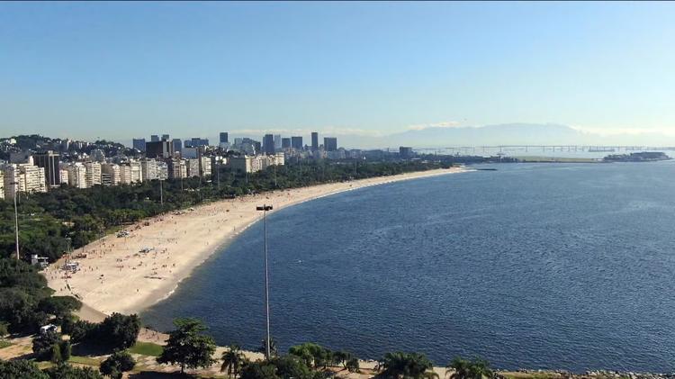 Família denuncia assalto na Baía de Guanabara; vítimas e ladrões estavam em motos aquáticas