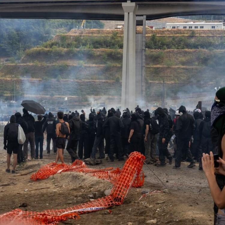 Tra molotov e maalox, la galassia del Blocco Nero