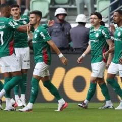 O jogador Mauricio, da SE Palmeiras, comemora seu gol contra a equipe do Fortaleza EC, durante partida válida pelas oitavas de final, ida, da Copa do Brasil, na arena Nubank Parque. (Foto: Cesar Greco/Palmeiras/by Canon)

