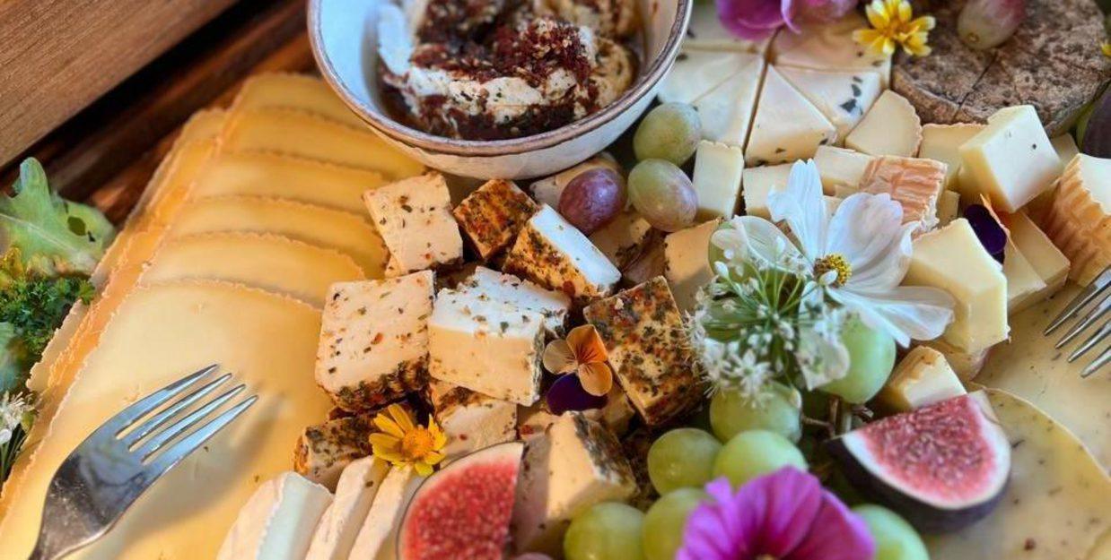 Tierpark Rheinböllen: FRÜHSTÜCK IM PARK