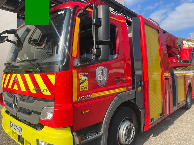 Grenoble : les flammes ravagent un appartement rue Saint-Laurent