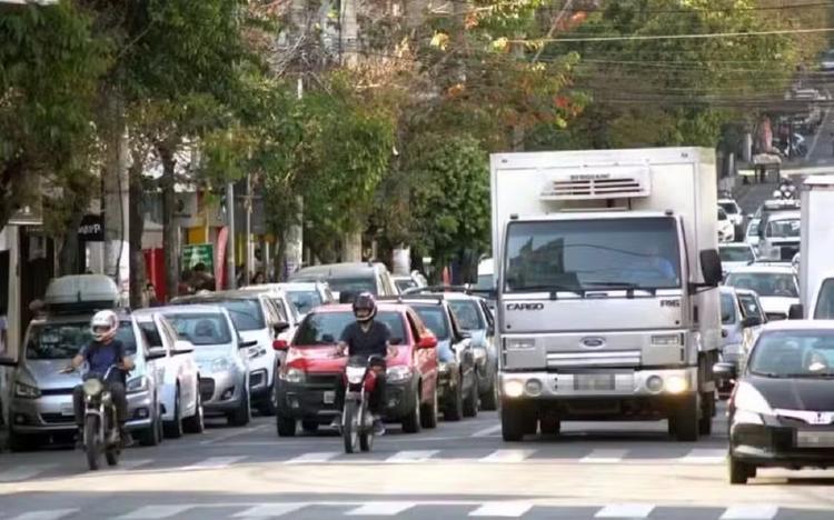 Após registrar 14 mil infrações de trânsito em cinco dias, Prefeitura de Divinópolis abre consulta pública sobre radares; veja como participar