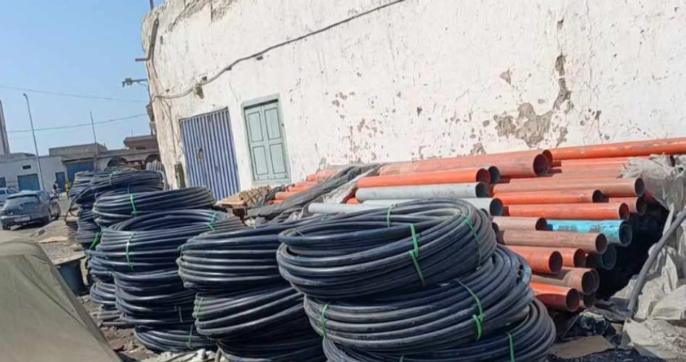 ساكنة عمارة بالصويرة تندد بتحويل الأرصفة إلى مستودعات للسلع
