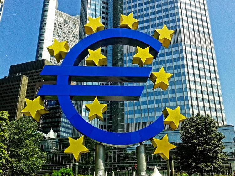 Il flop irlandese insegna: su le tasse, via i capitali. E il Pil è crollato del 12%