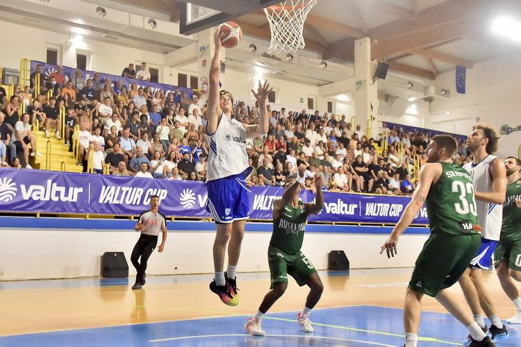 Basket, Avellino conquista la Valtur Cup: Brindisi battuta 68-79