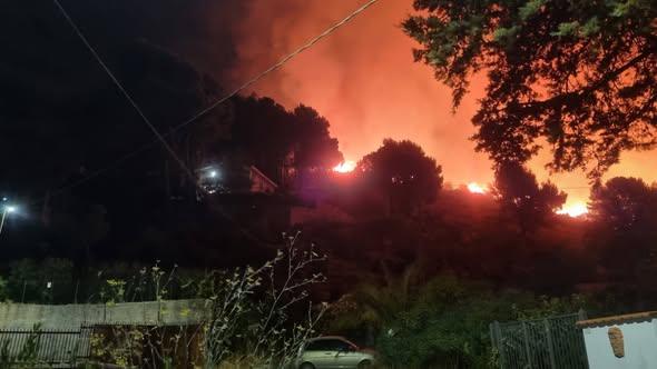 🔥 NOTTE DI INFERNO 🔥 Quella passata è stata una notte che non dimenticheremo. Tutti noi ( Maria Cannavò, Giusi Tinervi...