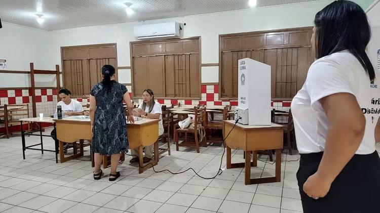 Votação é encerrada no Acre às 15h (horário local); ACOMPANHE
