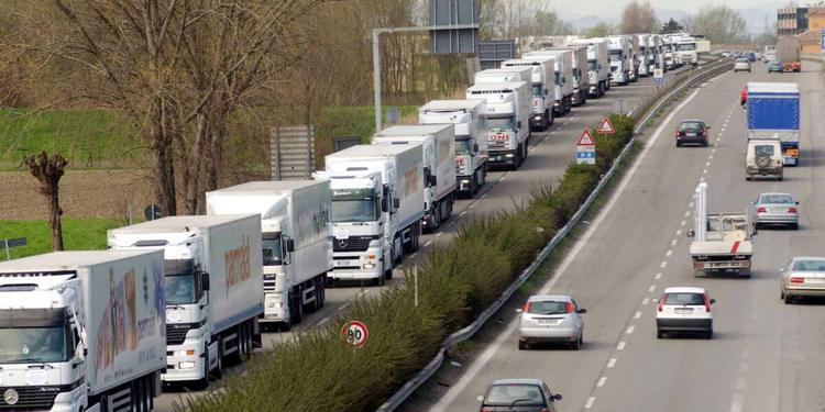 Calabria, la Cgia: tre mesi di crisi sono costati 2,1 miliardi di euro all’autotrasporto
