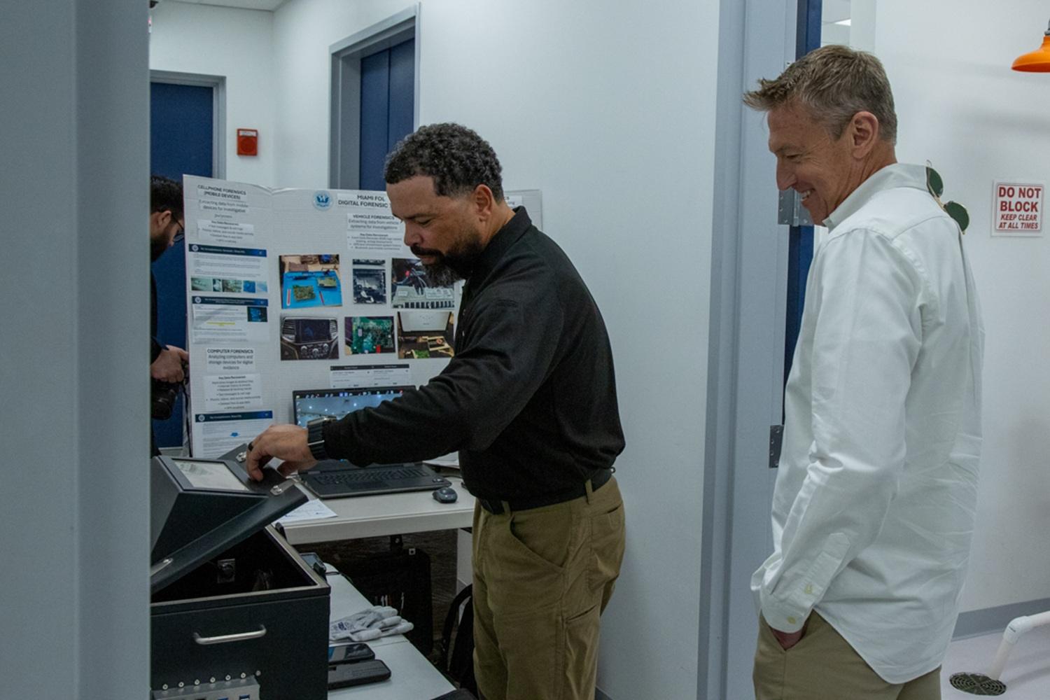 US Tightens Entry Controls on Travelers with Thorough Device Inspections