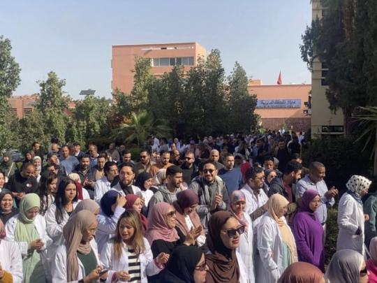 وقفة احتجاجية للشغيلة الصحية بمراكش رفضاً للمساس بالمكتسبات وتعويضات المردودية