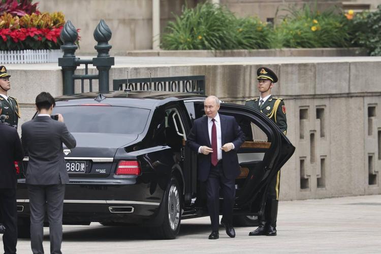 Putin e i suoi a Pechino: la delegazione del Cremlino tra energia, sicurezza e capitalismo di Stato