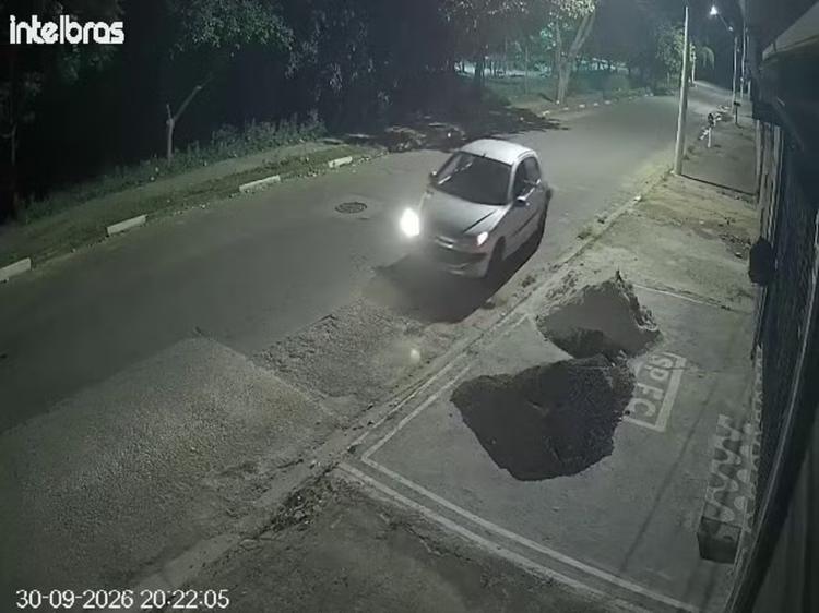 Suspeito de jogar gato pela janela de carro no interior de SP é localizado e levado à delegacia