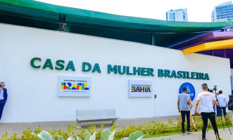 Ginecologista é preso suspeito de usar óculos com câmera para filmar paciente durante consulta em Salvador