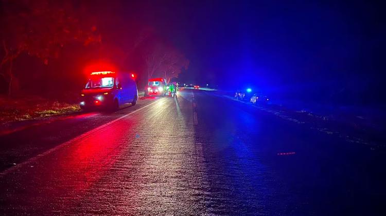 Adolescente morre em batida entre carro e moto na BR-040 em João Pinheiro