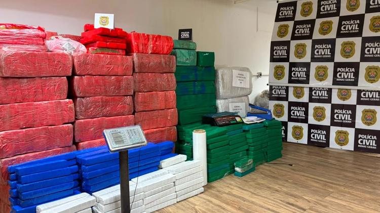 Polícia descobre depósitos de organização criminosa e apreende quase 2 toneladas de drogas em Uberlândia