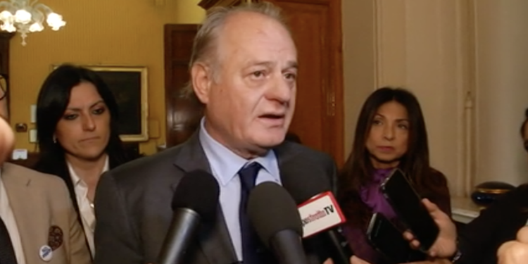 Cefpas, assunzioni e guerra all'Ars: la norma blocca-contratti spacca maggioranza e opposizioni