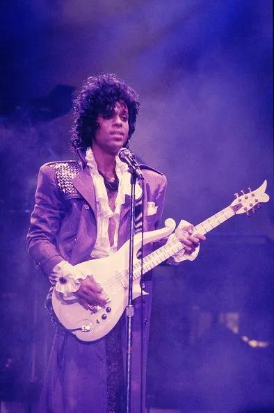 Prince Performs Live In Chicago