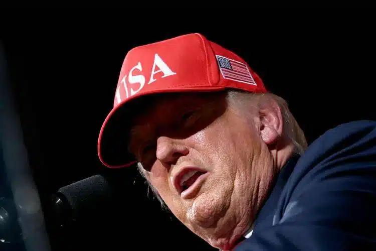 Trump minaccia dazi all’Ue: “Se il Canada diventa membro associato scatteranno pesanti ritorsioni commerciali”