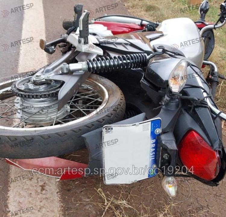 Motociclista morre em grave acidente ao bater contra defensa metálica em rodovia no interior de SP