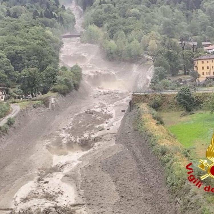 Clima agli antipodi lungo la Penisola, tra interventi per il maltempo al Nord e caldo soff...