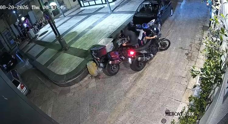 Foggia, furto per una coppia di turisti francesi: moto portata via