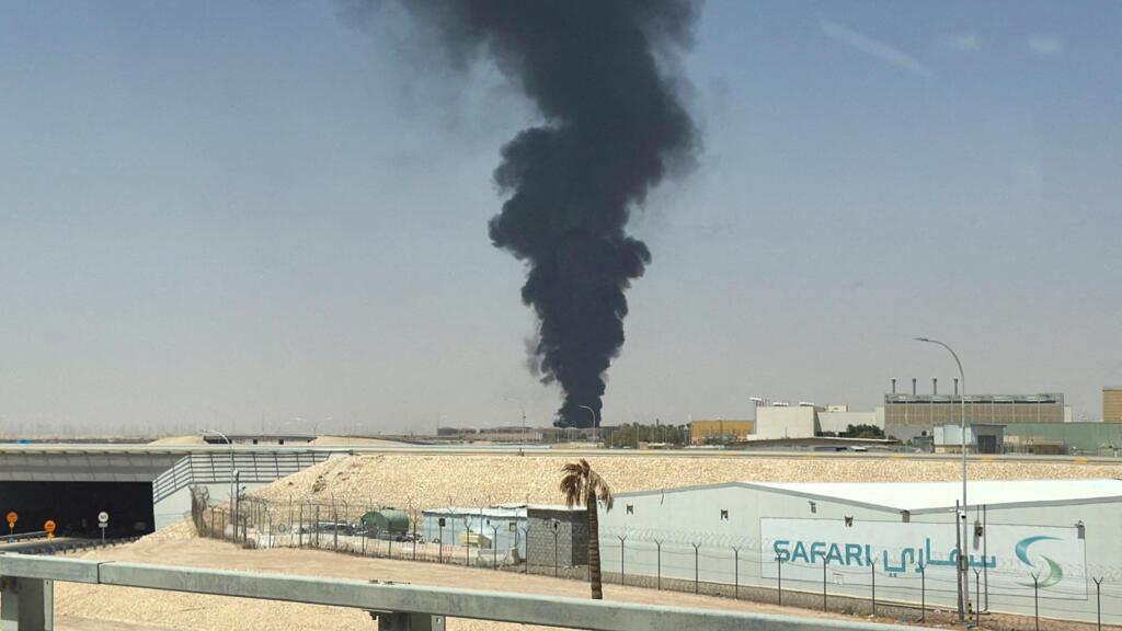 Arabie saoudite : des flammes visibles près de l'aéroport de Riyad après de fortes explosions