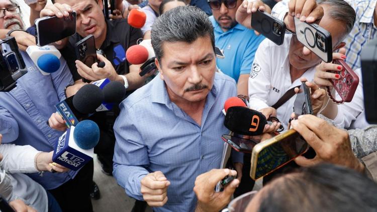 Tercera entrega voluntaria a EU: Marco Antonio Almanza Avilés, exdirector de la PDI Sinaloa, se entrega en el Caso de Rubén Rocha Moya