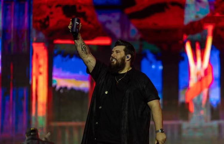 Com hit 'Baqueado', Panda embala madrugada e encerra 1ª noite em Americana