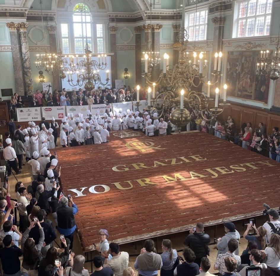 Pasticciere di Sant’Antimo conquista il Guinness World Record: a Londra il tiramisù più lungo del mondo