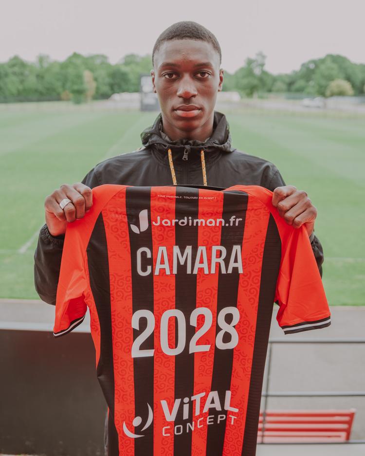 Un contrat stagiaire pour Mamadou Camara En Avant Guingamp EAG AMD02480-2
