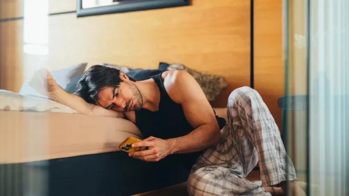 من خلال هاتفك.. أنماط يومية تكشف حالتك النفسية