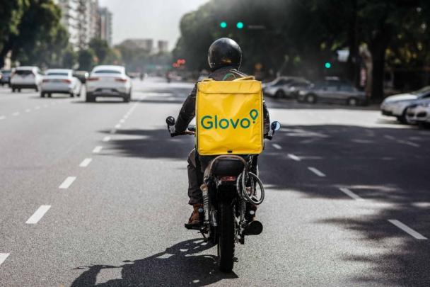 “Glovo” تعتمد إجراء جديدا لتعزيز السلامة الطرقية بالمغرب