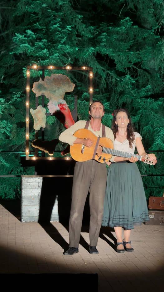 In una calda sera d'estate, come quella di ieri, presso il Teatro della Pineta Comunale di Petralia Sottana, ha preso il...