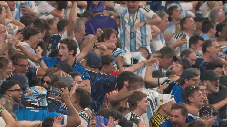 Torcedores argentinos esgotam voos para os EUA para a final da Copa do Mundo contra a Espanha