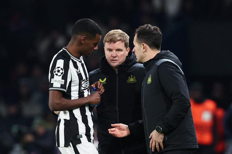 Report: Newcastle are likely to agree a new contract with a key player; Howe wants to build around him
