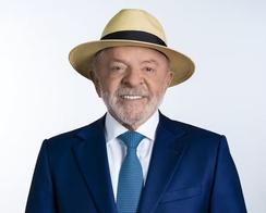 MPE dá aval à candidatura de Lula e não vê irregularidade em foto com chapéu