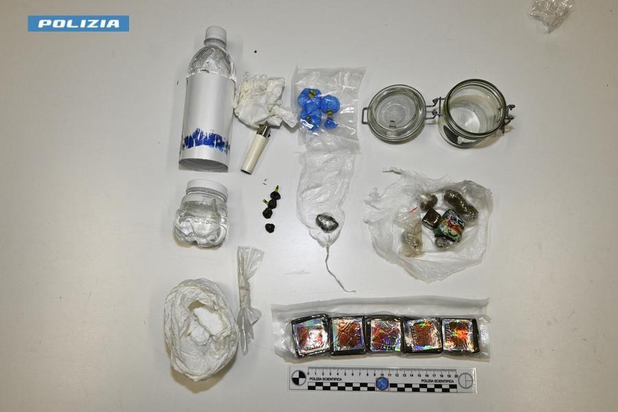 Matera: droga nascosta nel doppio fondo di una bottiglia, arrestato 45enne