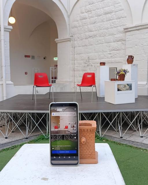 Ci sono mani che non modellano soltanto l'argilla: custodiscono il tempo, la memoria e l'anima di un territorio. Mani ch...
