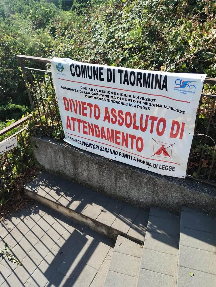 SPIAGGE E LITORALE: LE REGOLE IN VIGORE A TAORMINA Con l’Ordinanza Sindacale n. 25 del 13 agosto 2026, il Comune di Taor...