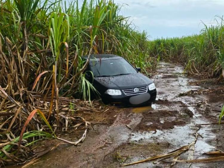Homem é encontrado morto dentro de carro em canavial no interior de SP