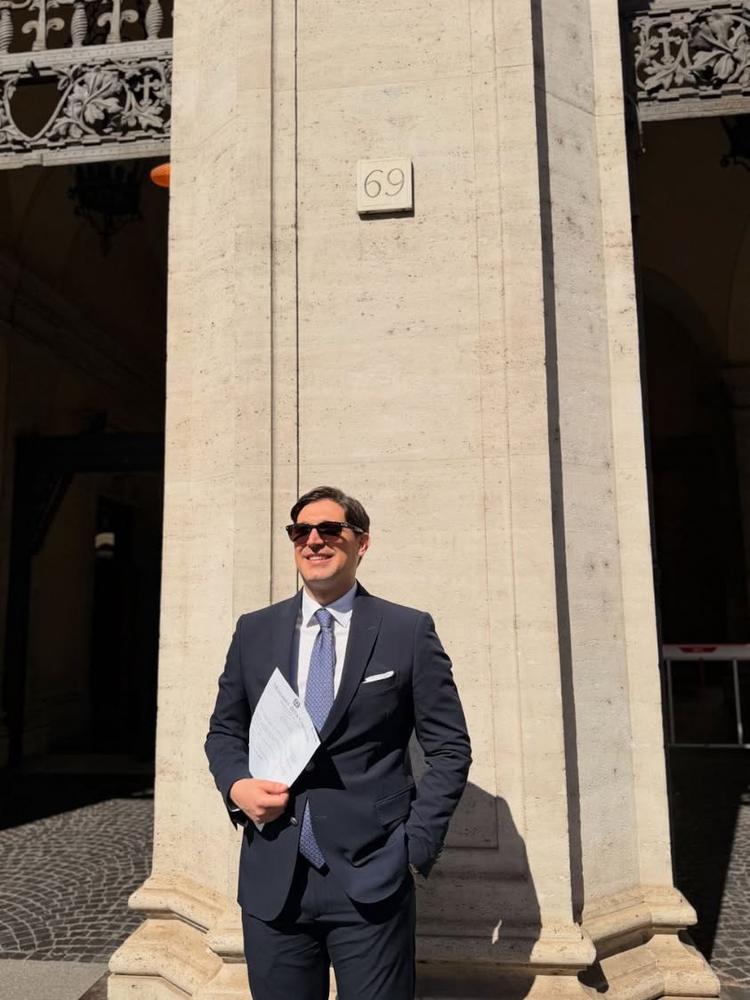 Il Dottore Angelo Bruna è diventato Notaio: orgoglio della Nostra Città di Palma di Montechiaro  A nome dell’Amministraz...