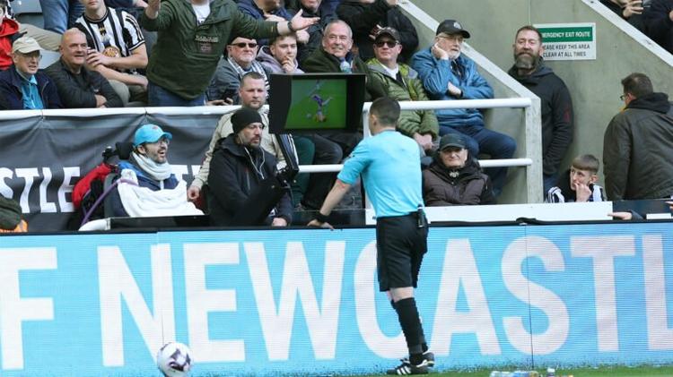 Former top referee rules on these controversial Newcastle United v Sheffield United incidents