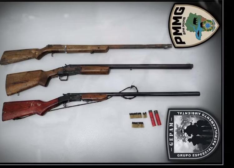 PM apreende carne de jacaré e capivara e recolhe armas em MG