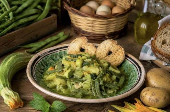 Cucinello di zucchine, fiori di zucca e taccole: il sapore più semplice dell’estate cilentana