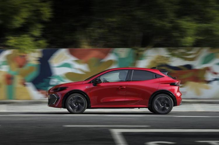 Renault Clio E-Tech: guarda tutte le foto 7