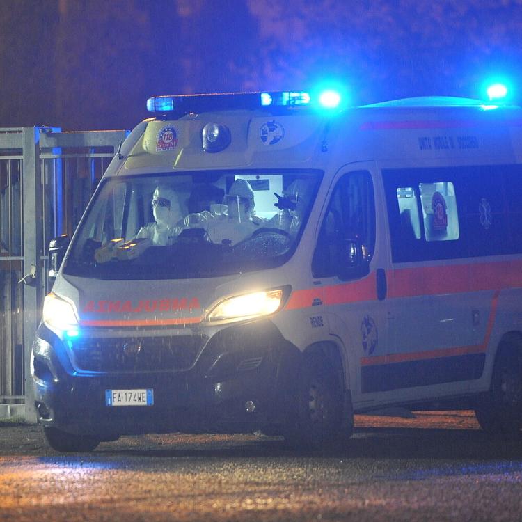 Difende la madre durante una lite con il compagno: ferito un 15enne a La Spezia