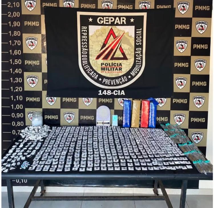Quase mil papelotes de cocaína e dezenas de porções de maconha e ecstasy são apreendidos m Uberlândia
