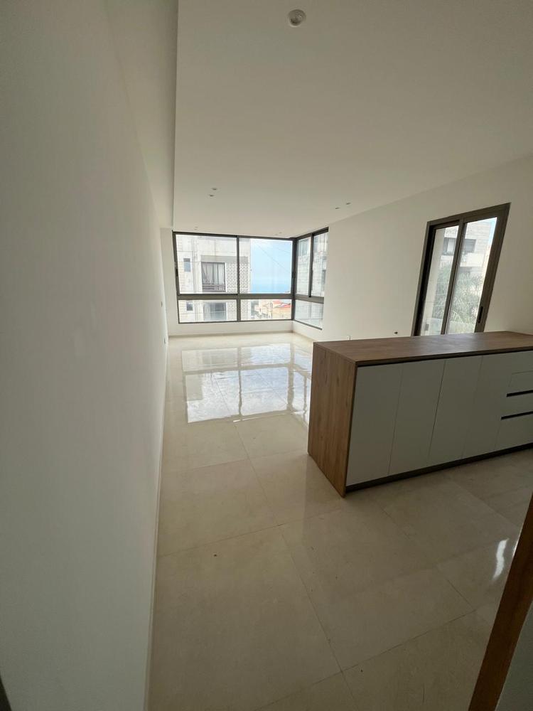 For Sale: Apartment in Ain Saadeh
