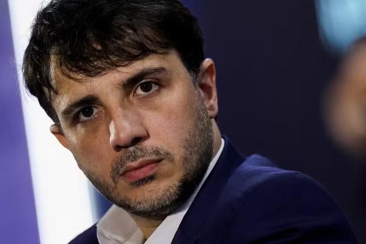 Renan Santos participa de entrevista da Globo nesta quarta-feira; saiba como assistir
